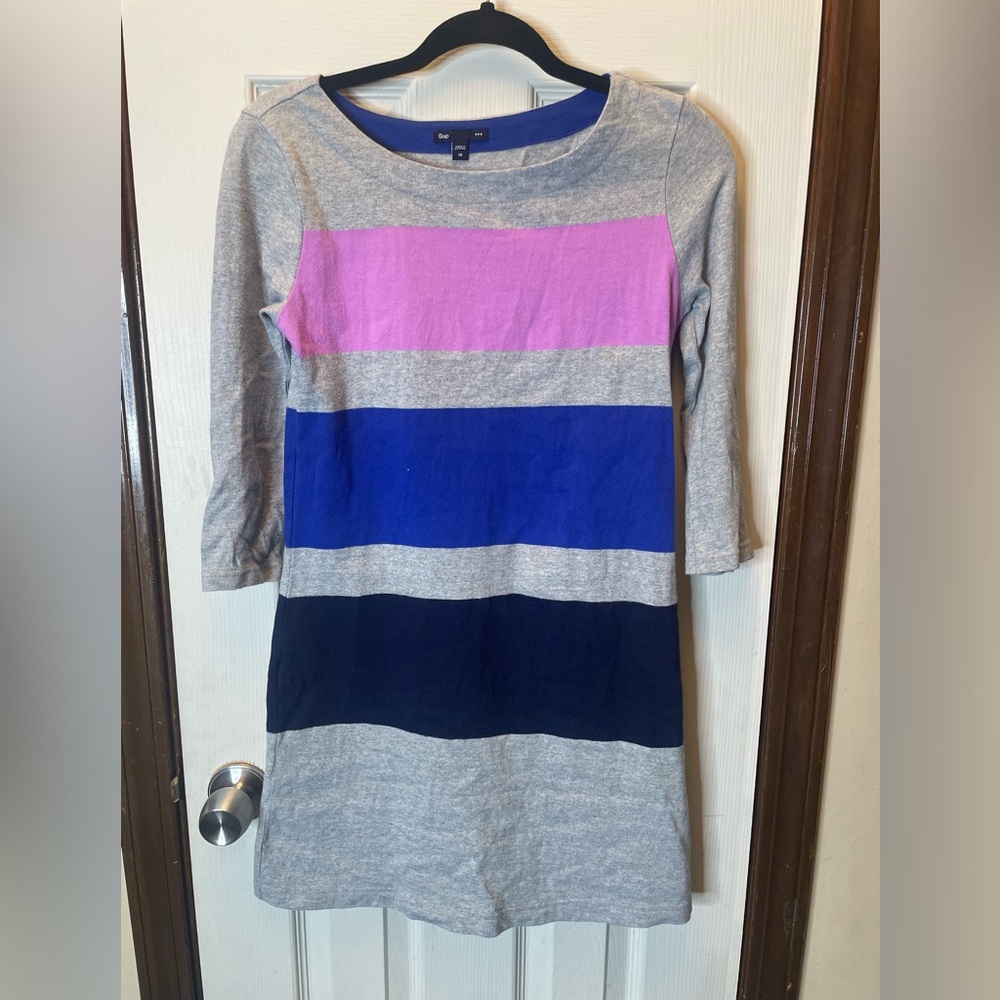 Gap Knee Length Half Sleeve Dress Womens Size XS Gray Blue Purple Stripes Cute!